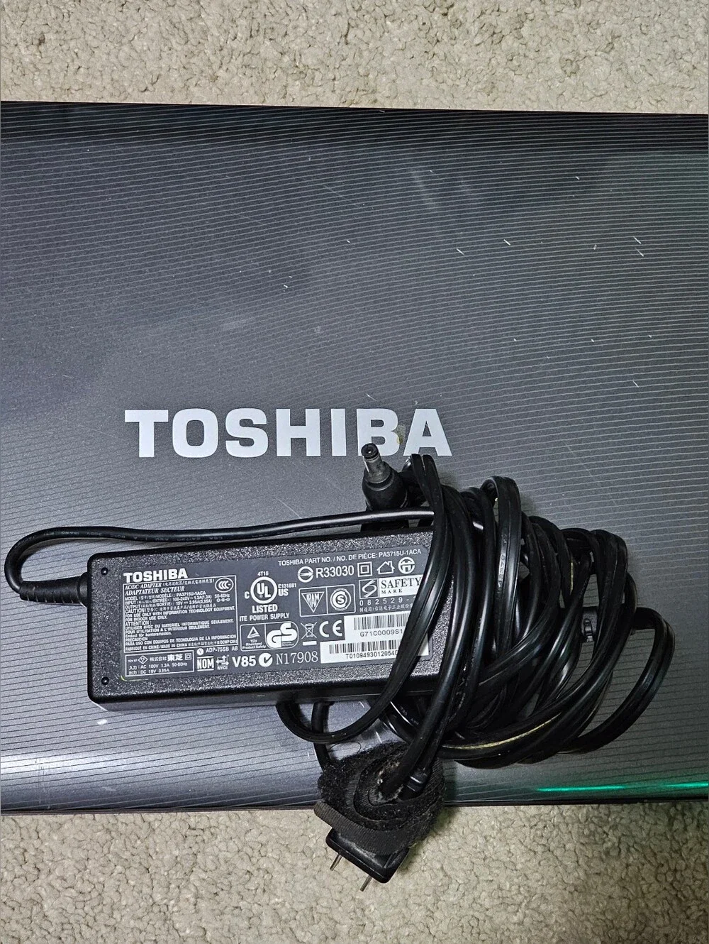 Toshiba Satellite Laptop PC L505D-ES5025 W/ Charger - No Display - Parts/Repair